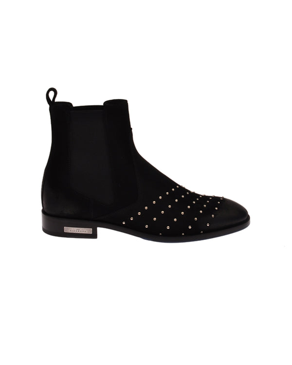 Leather ankle boots with studs
