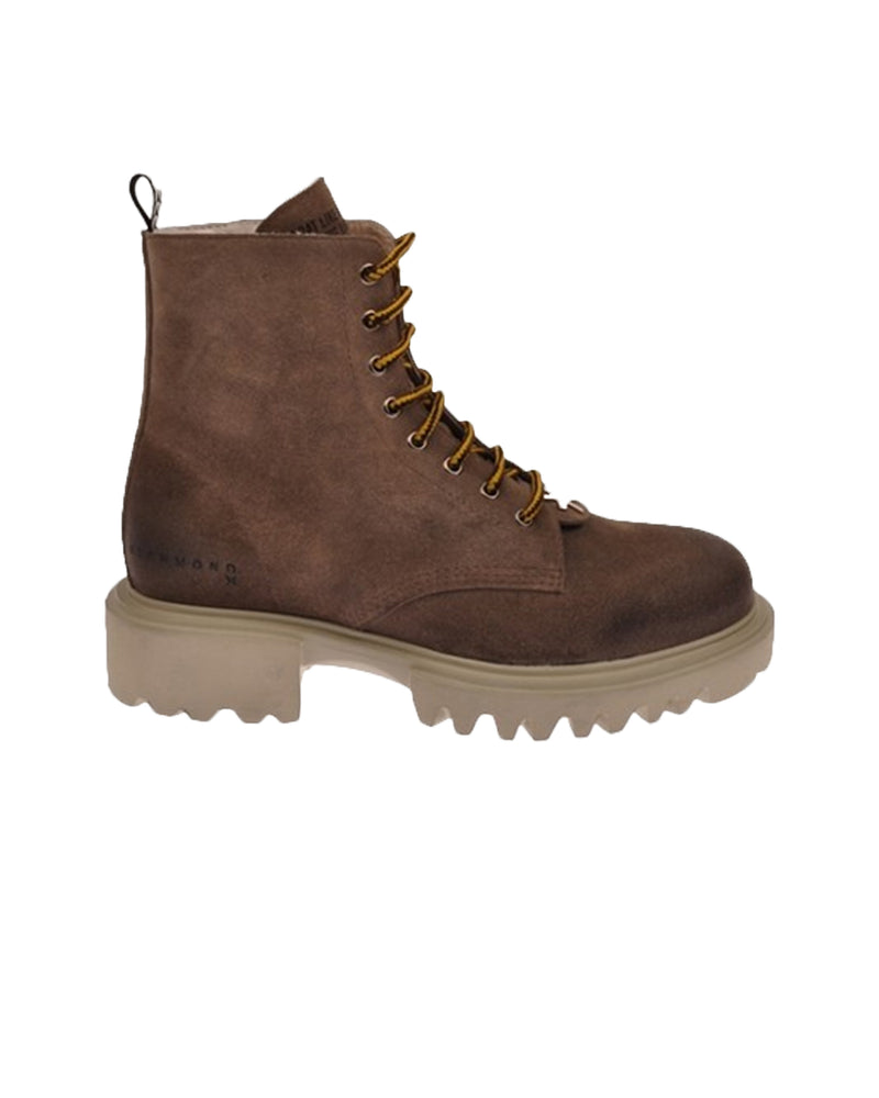 Combat boots with track sole
