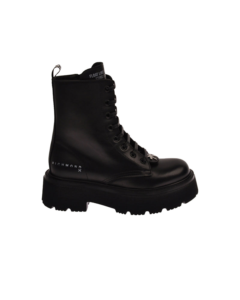 Combat boots with track sole
